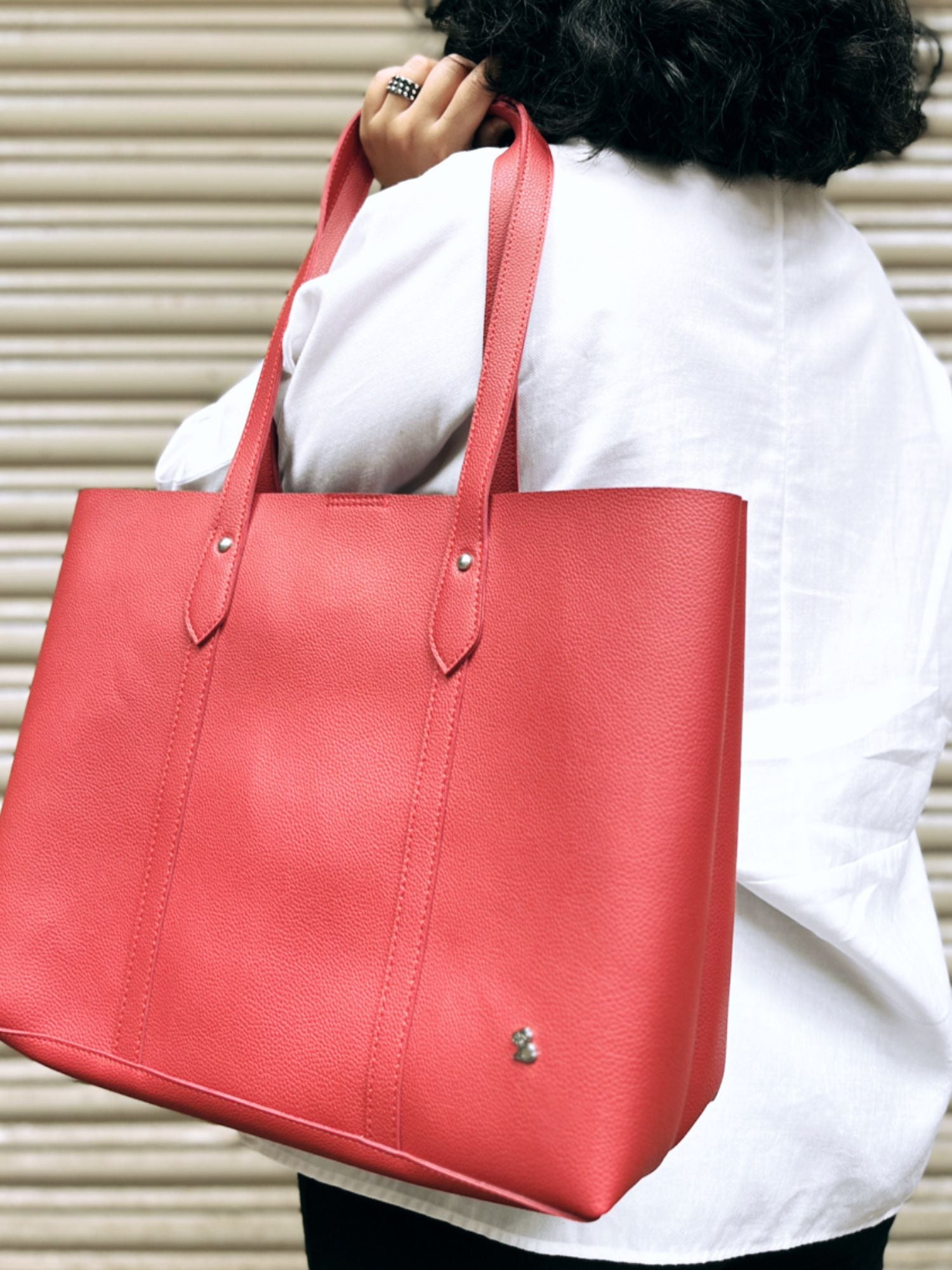 tote bag with laptop compartment