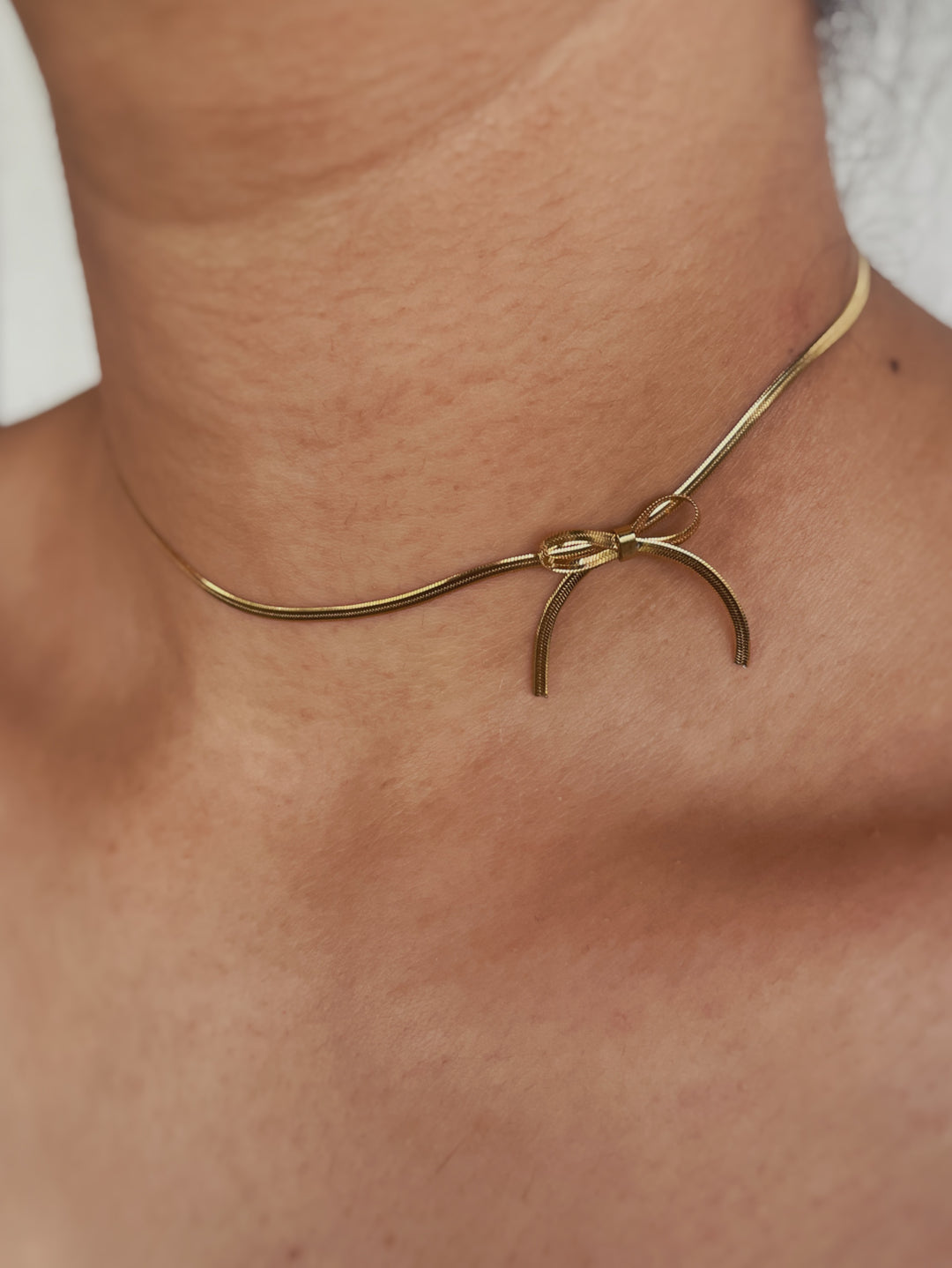 Bow Necklace