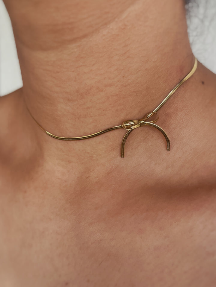 Bow Necklace