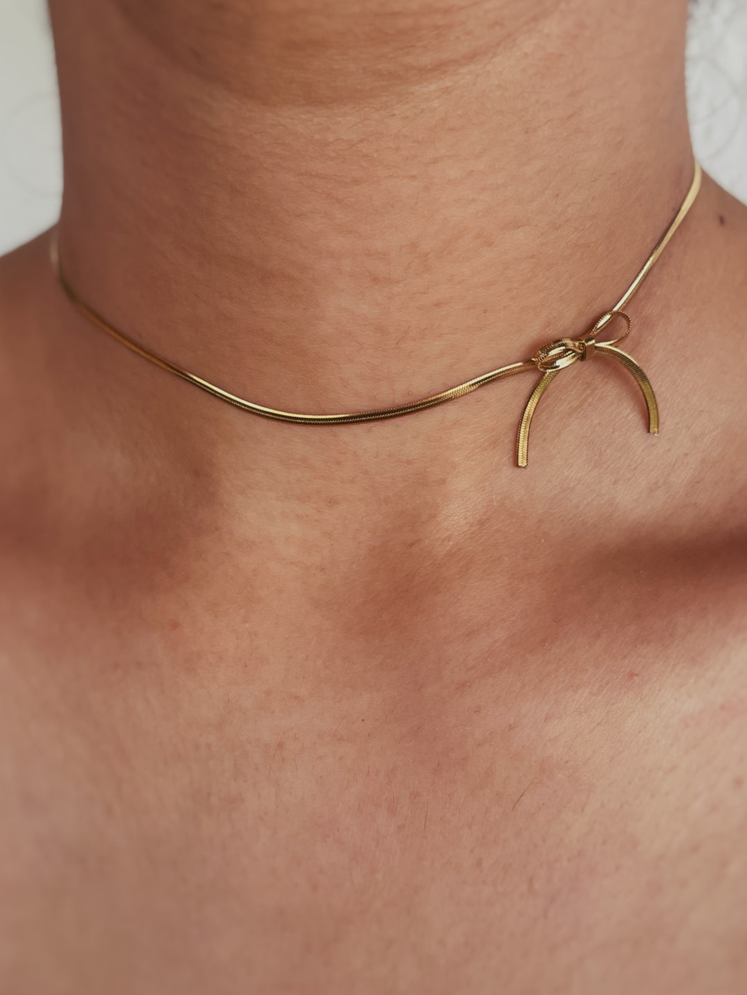 Bow Necklace