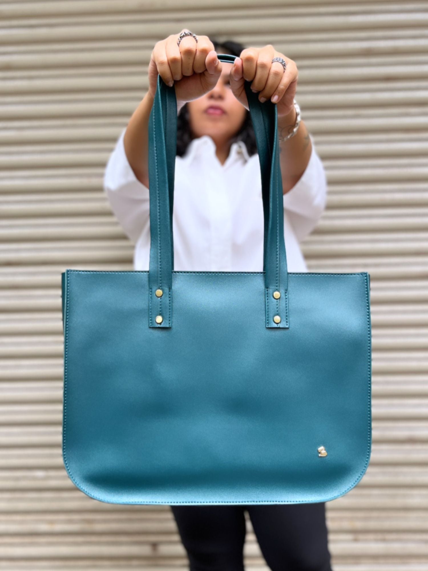 The Basic Tote - Peacock