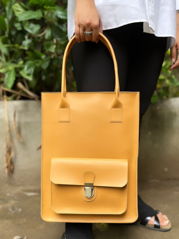 Classic Tote - Camel