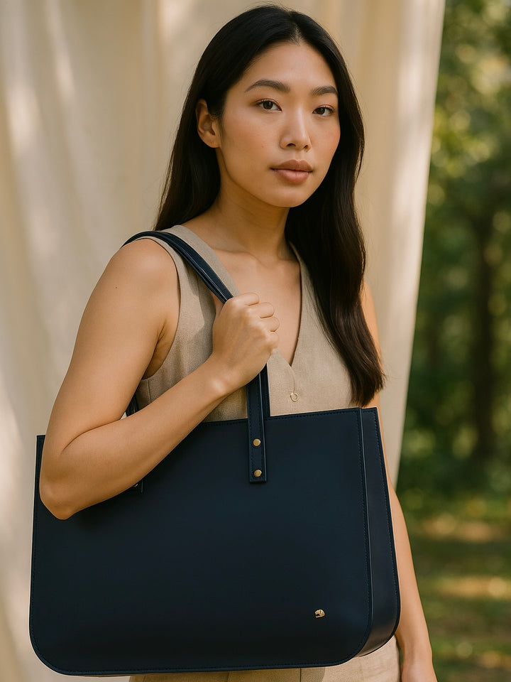 The Basic Tote - Navy