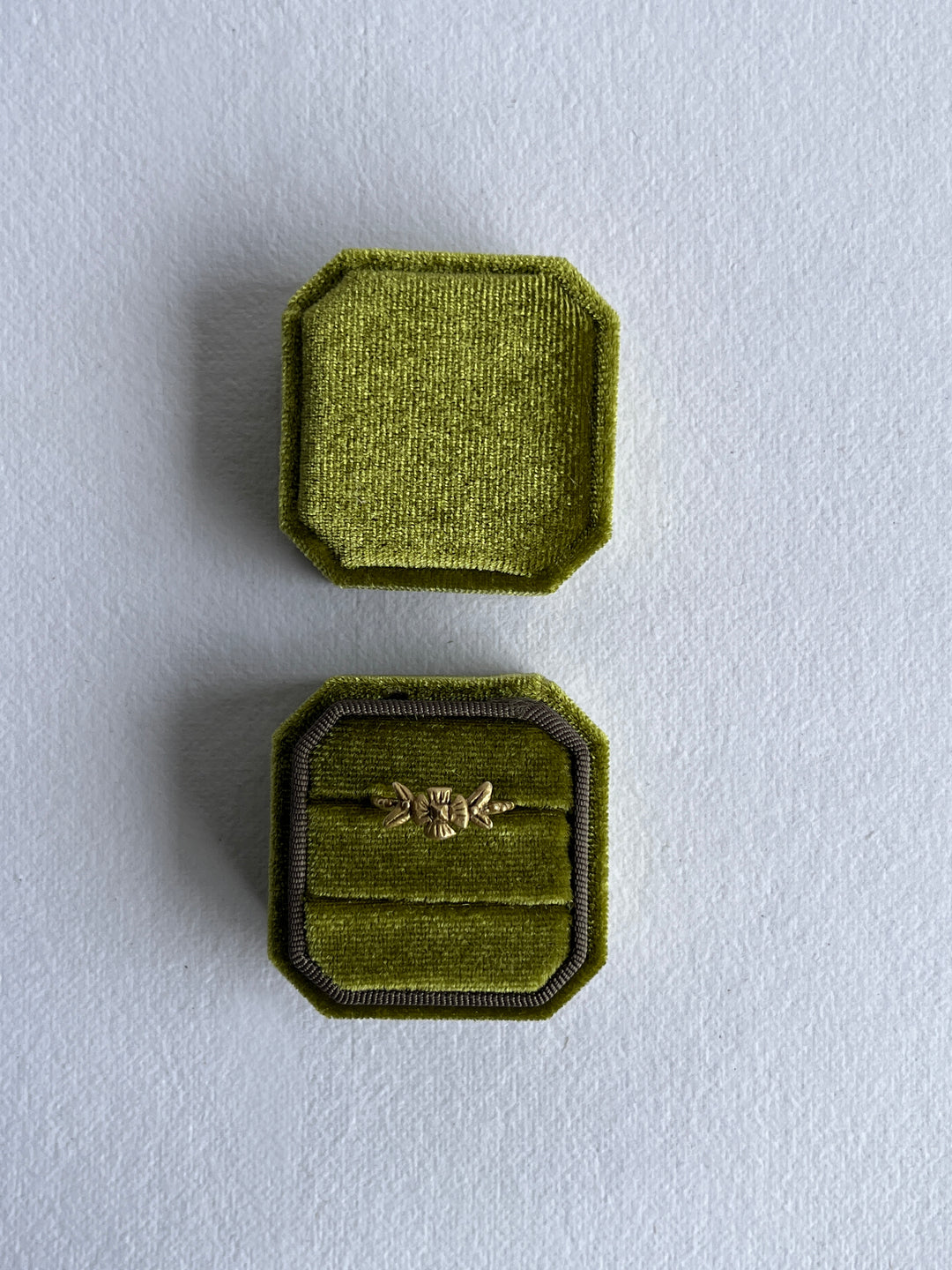 Velvet Ring Box - Green