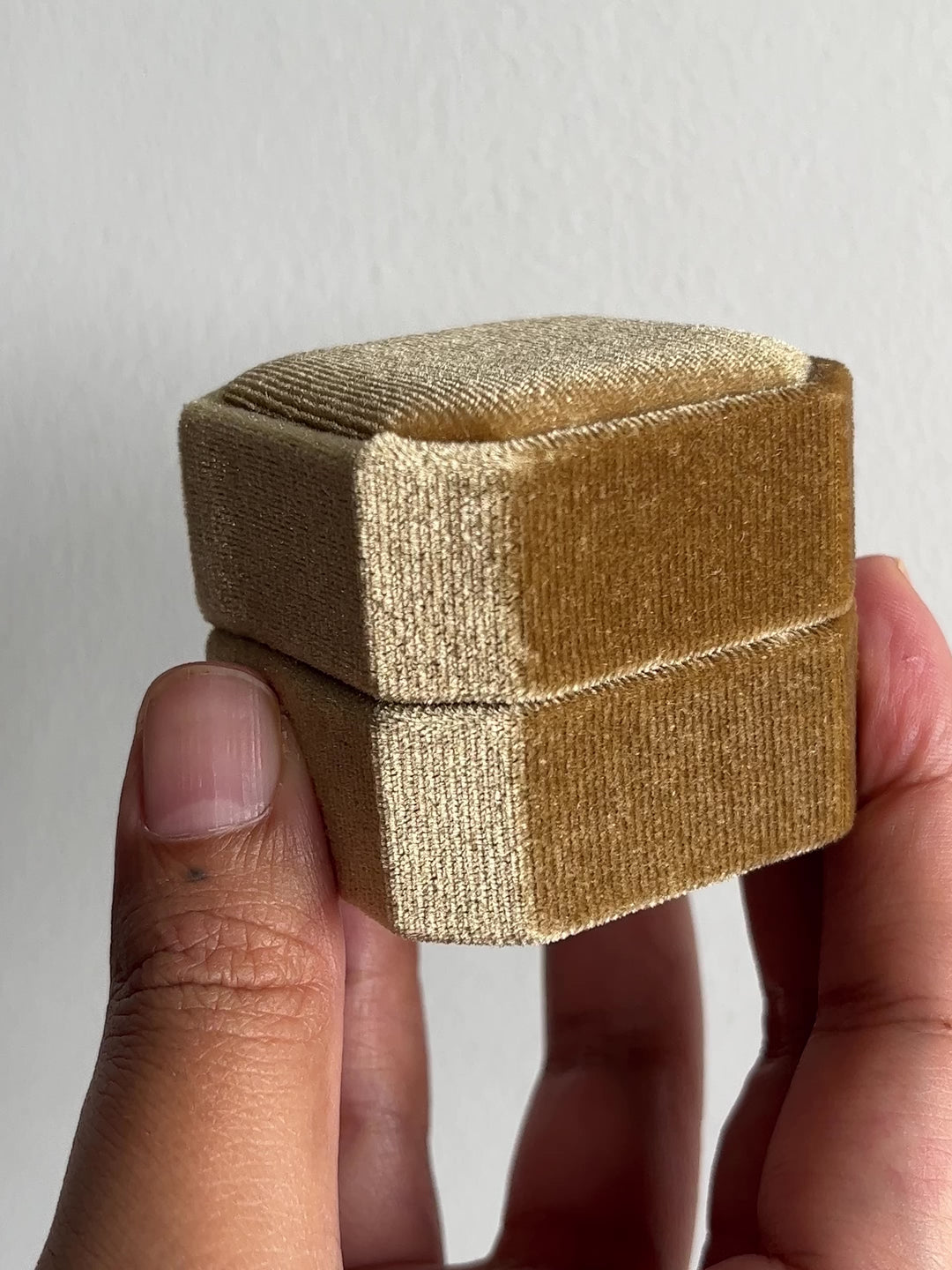 Velvet Ring Box - Champagne